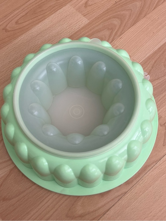 Tupperware Other - Tupperware jello ring